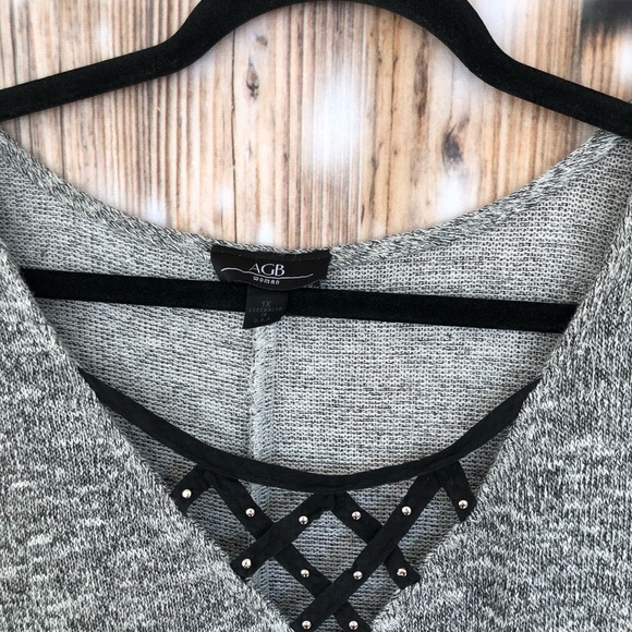 AGB Women V-Neck Blouse Top Black Lace Studded Detail Plus Size Gray 1X - Picture 2 of 5